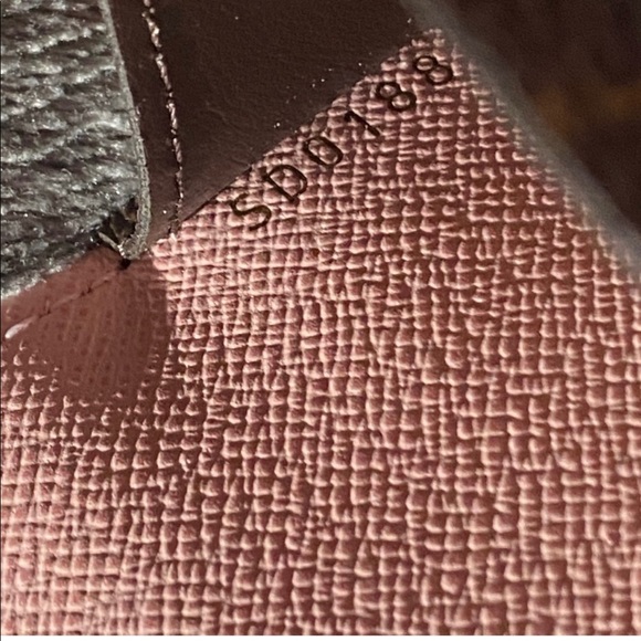 Louis Vuitton Neo’Noe’ bucket purse with Louis Vuitton Joseph Wallet ❤️ - Picture 2 of 6